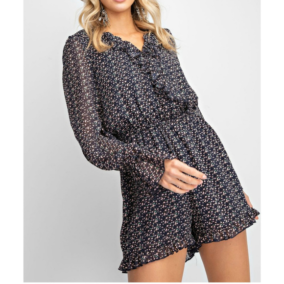 NWT- Women's Flowy Chiffon Flutter Romper w Lining - Picture 2 of 4